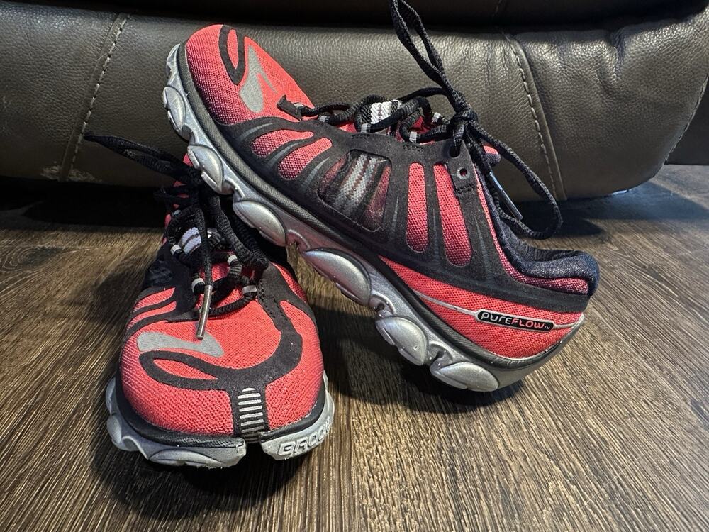 Brooks Pureflow 2 Pink & Black Lightweight Running Shoes Sz 7.5 M